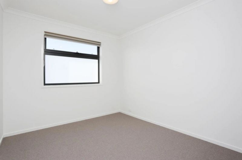 305 Dunnings Road, Point Cook