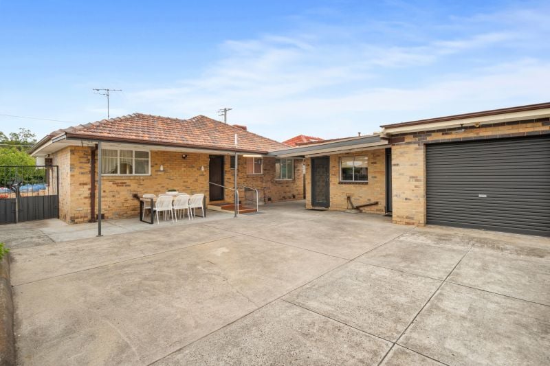 74 Heyington Avenue, Thomastown