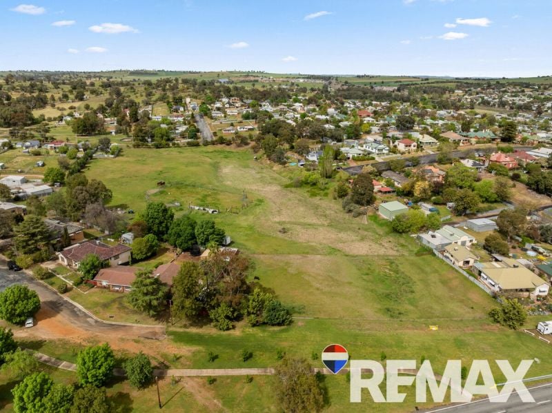 JUNEE 69 Hiscock Avenue