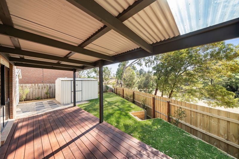 15 Sunbird Gardens, Epping