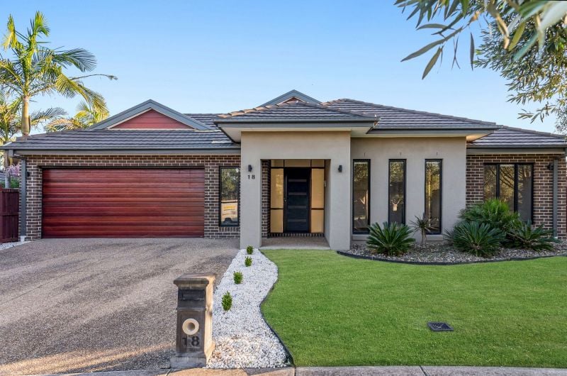 18 Saintly Drive, South Morang