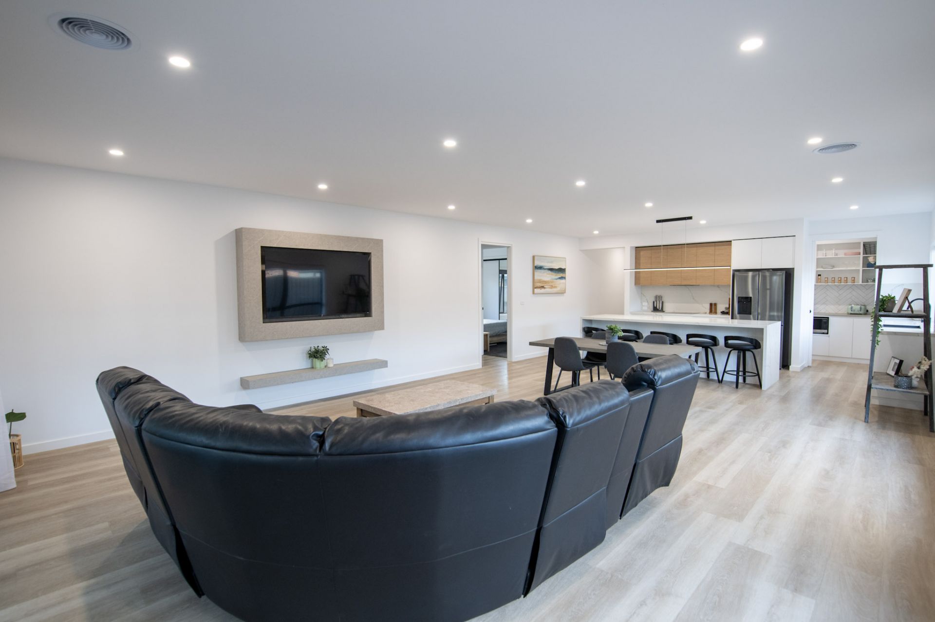 21 Ferguson Close Horsham VIC, Horsham - Thumbnail 2