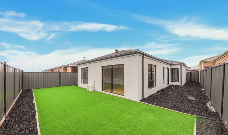 12 Stacey Parade, Mount Cottrell