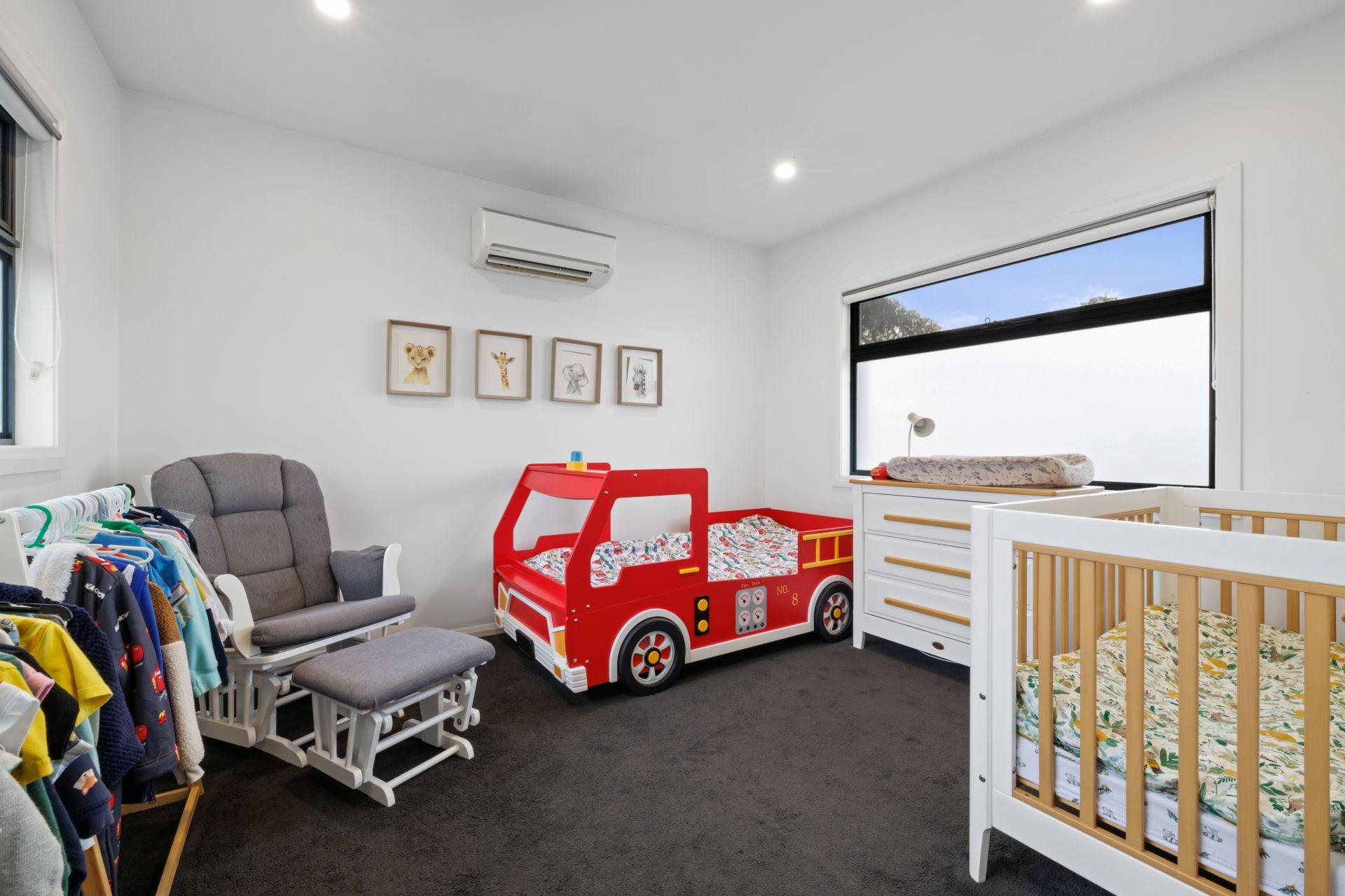 Modern Townhome For Lease
