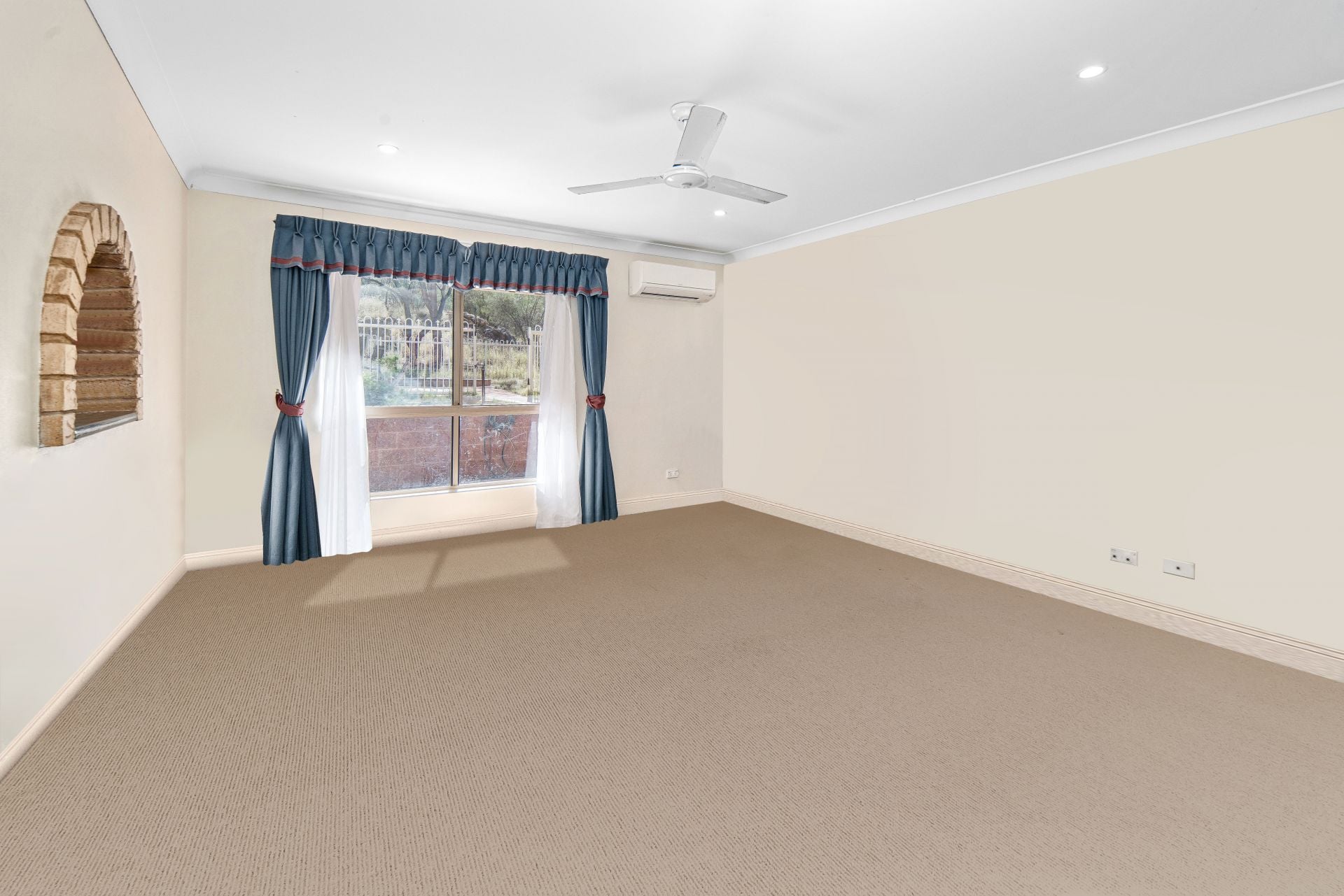63 Cromwell Drive Desert Springs NT, Desert Springs - Thumbnail 4