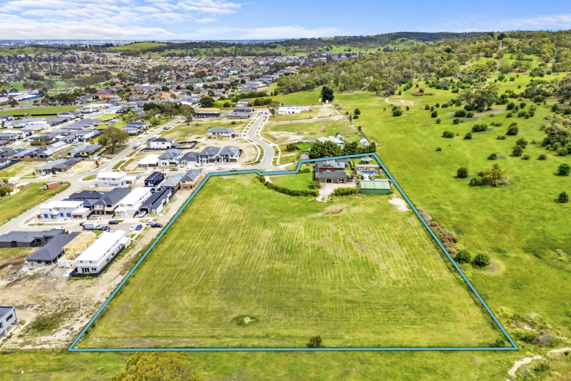 12 Cumbungi Close, South Morang VIC, South Morang - Thumbnail 3