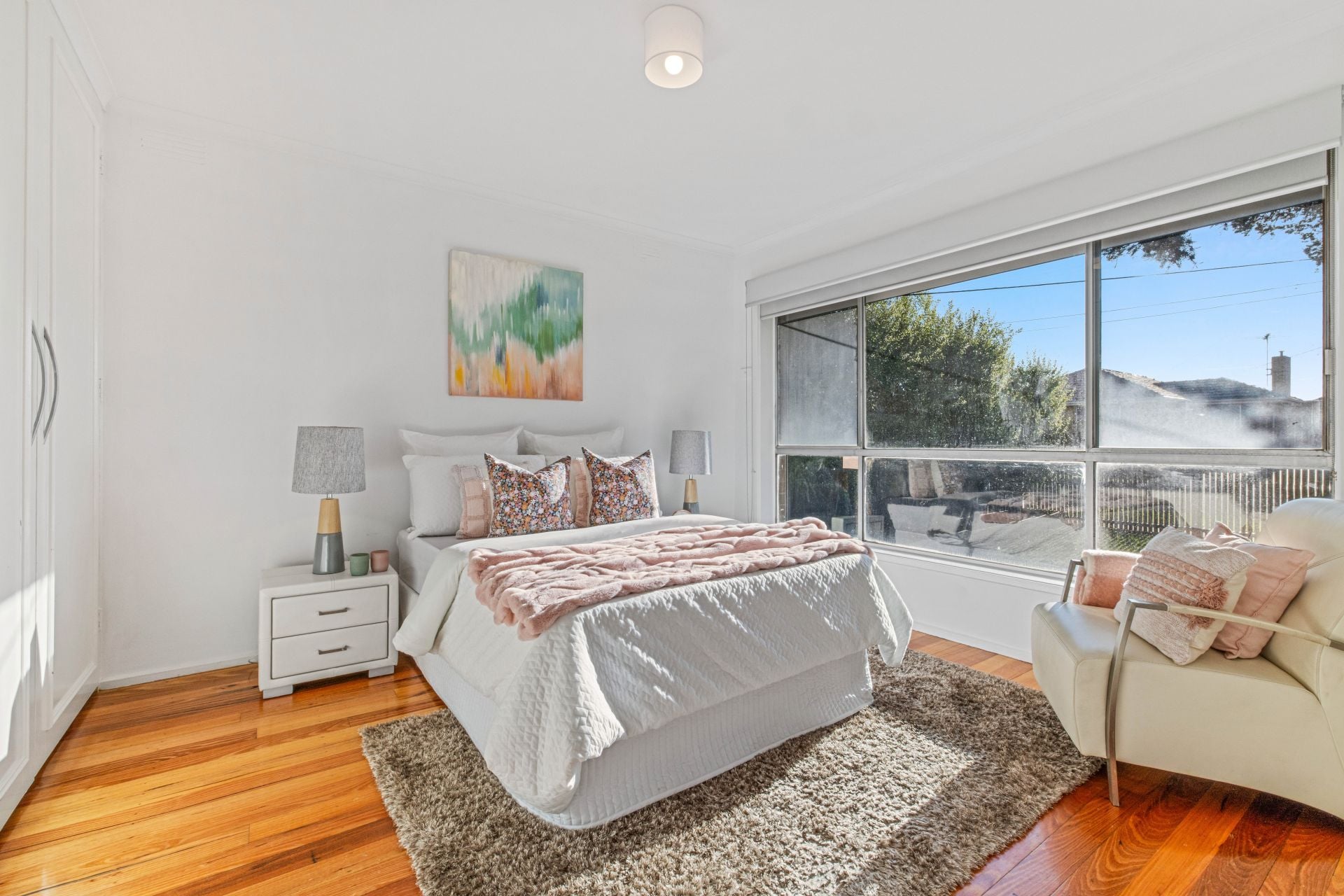Stylish Family Living In A Quiet & Secure Court