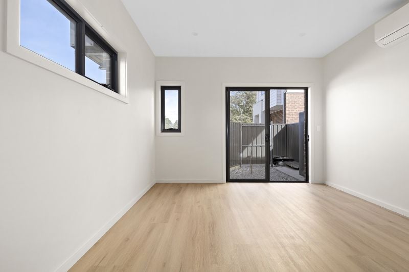 2/101 Mount View Road, Lalor