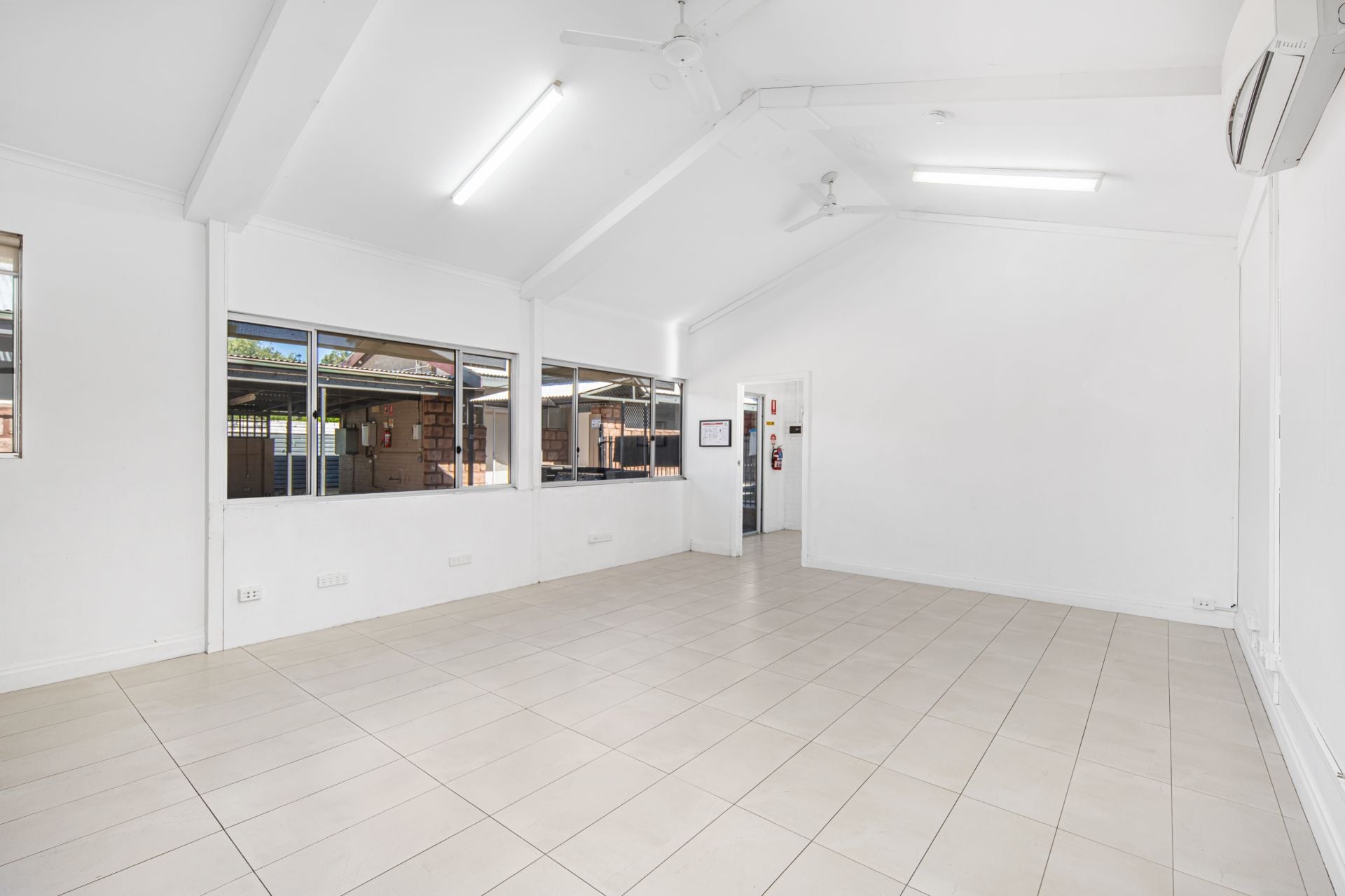 18 Warburton Street East Side NT, East Side - Thumbnail 3
