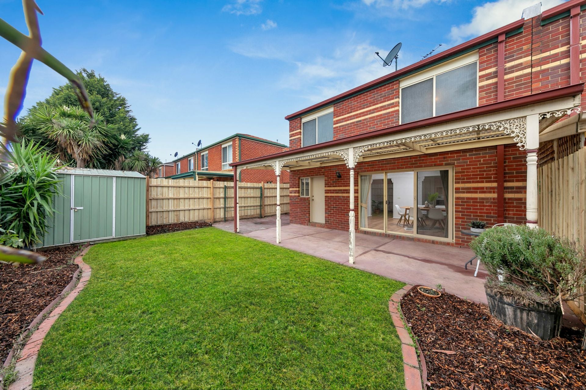 Impeccable Townhouse Set Amongst Convenient Surrounds