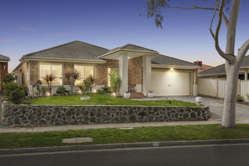 33 Hayston Boulevard, Epping