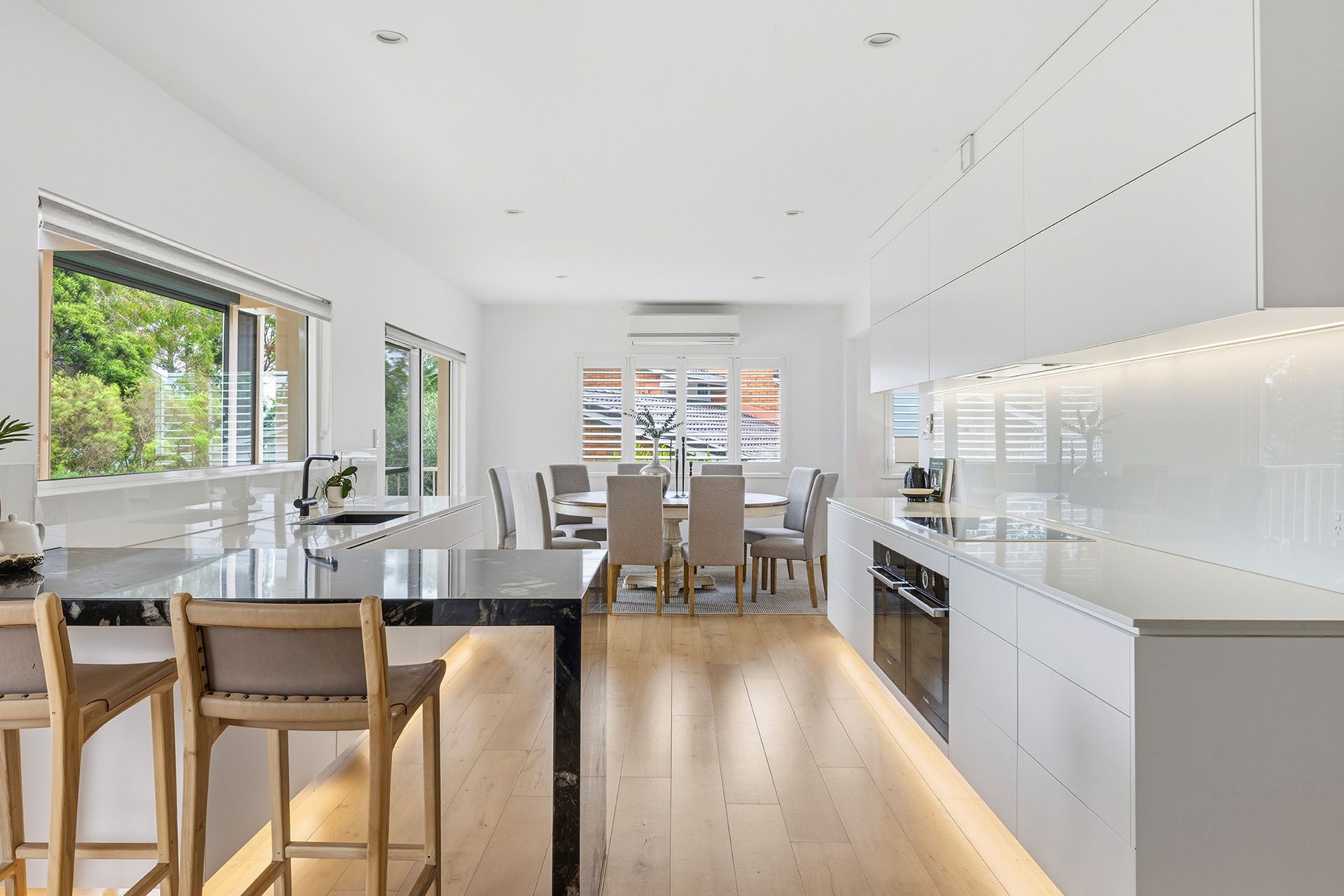 Price Guide $1,280,000 - $1,320,000, 000 - Thumbnail 6