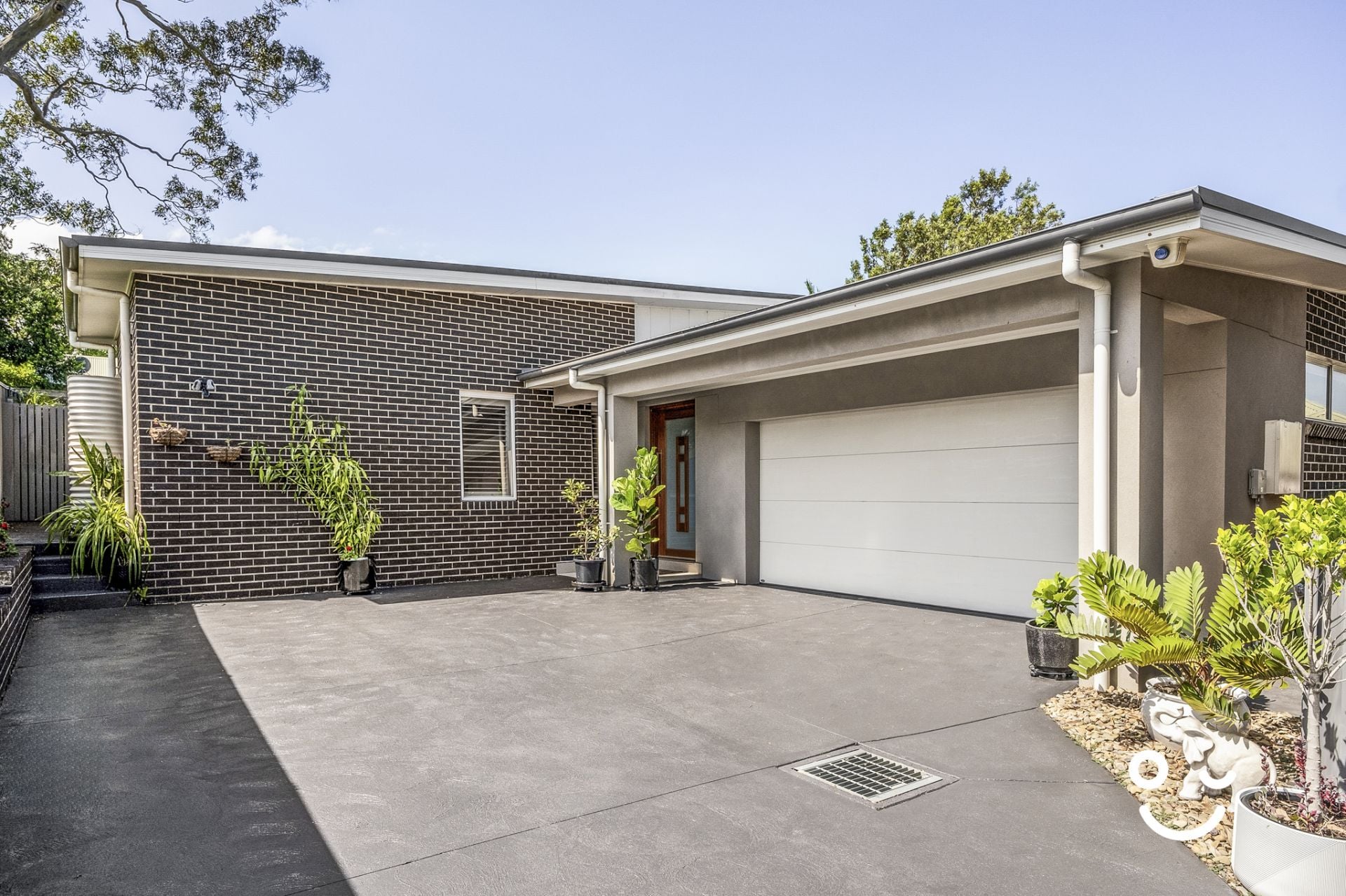 26b Carr Parade