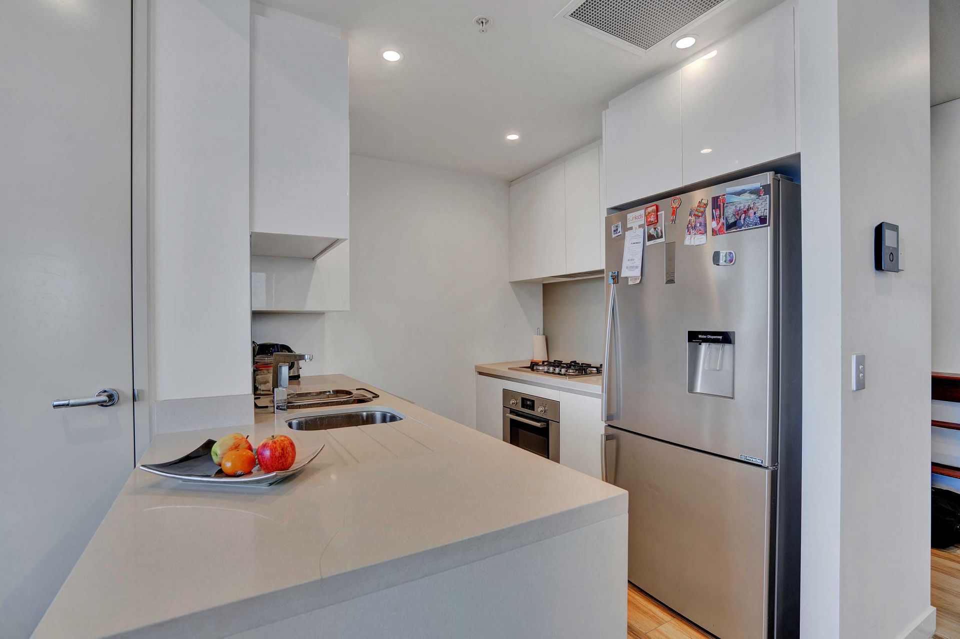 1604/2 Como Crescent, Southport - Thumbnail 2