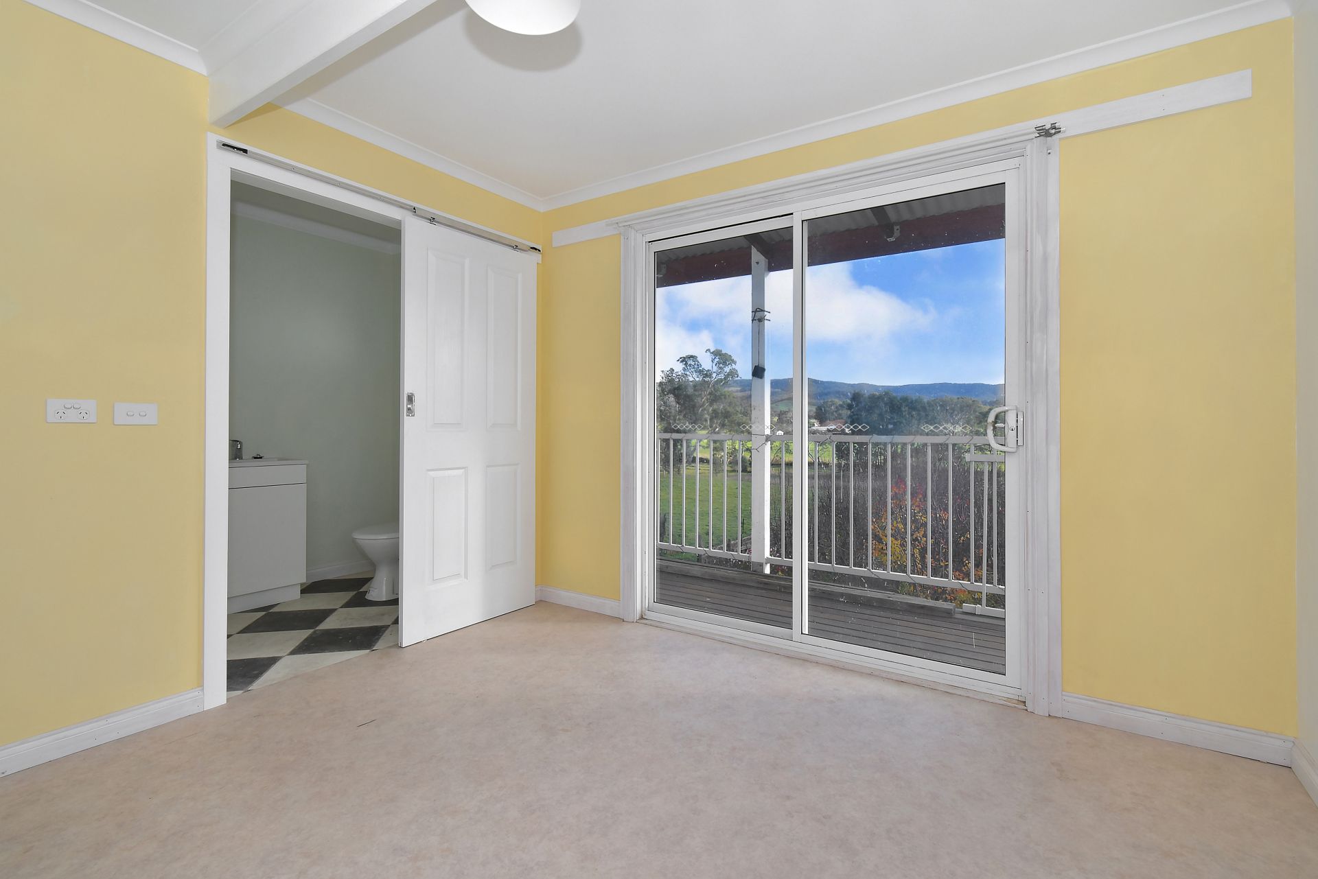 1368 Pyrenees Highway, Amphitheatre - Thumbnail 7