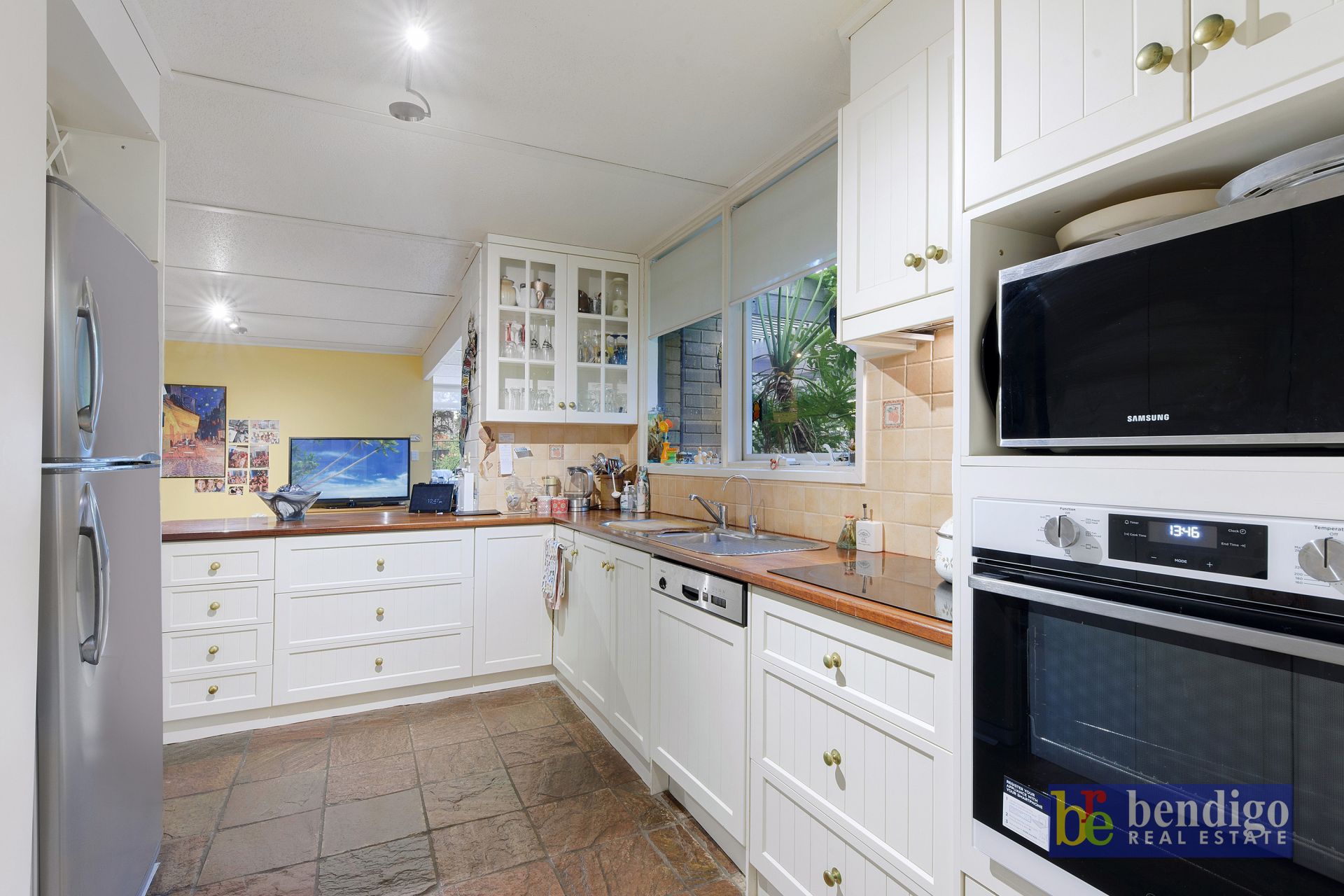 1 Locliff Avenue Strathdale VIC, Strathdale - Thumbnail 4