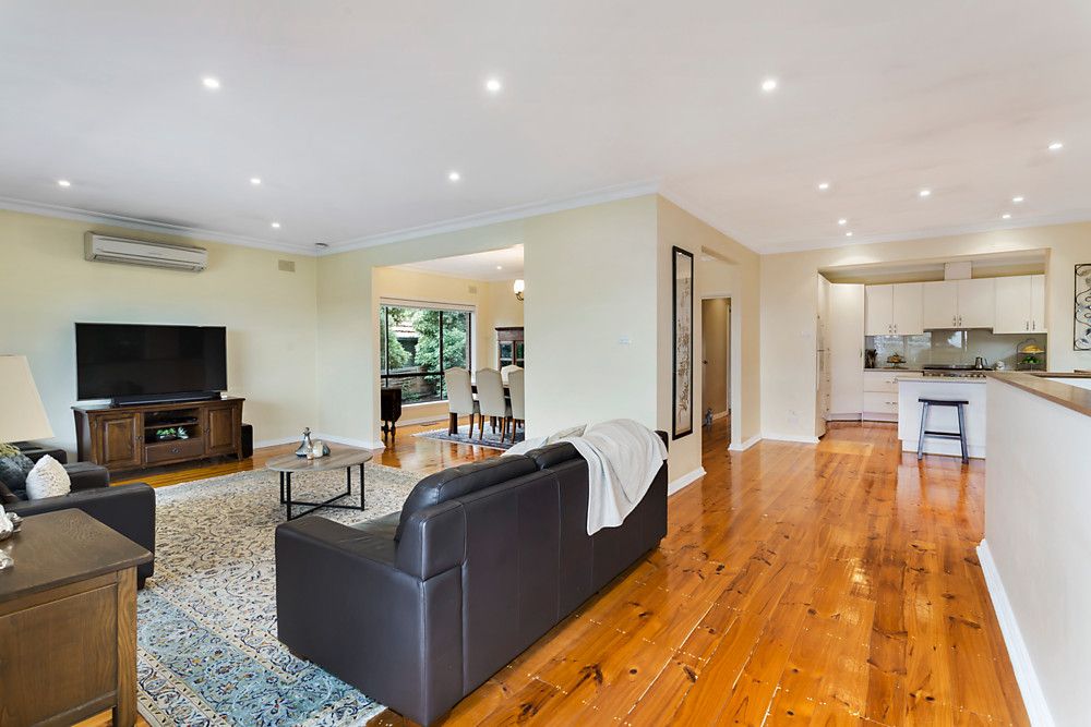 Northern Living in a Premier Location!