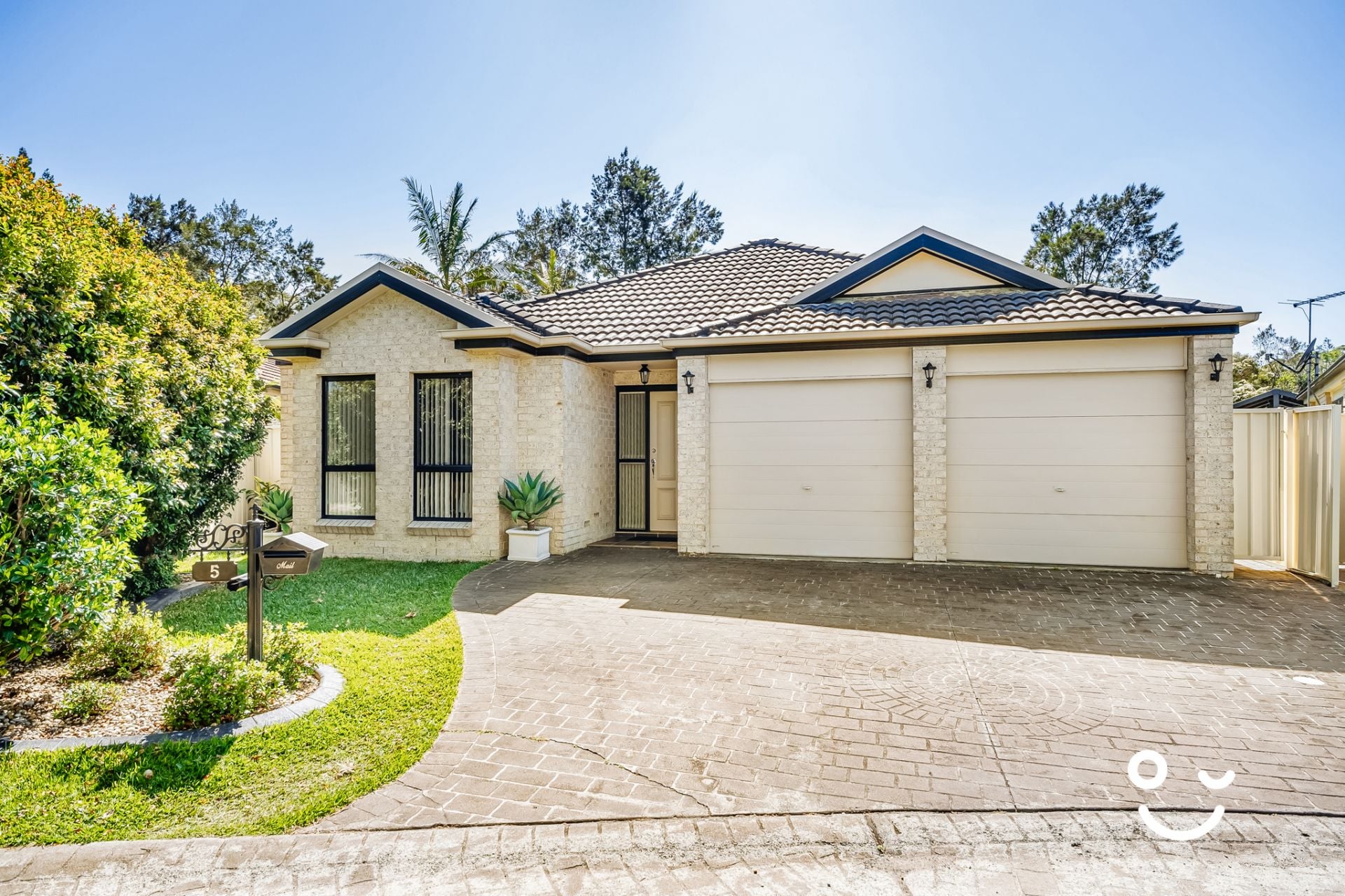 5 Surrey Place