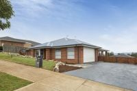 25 Jackson Drive, Drouin VIC