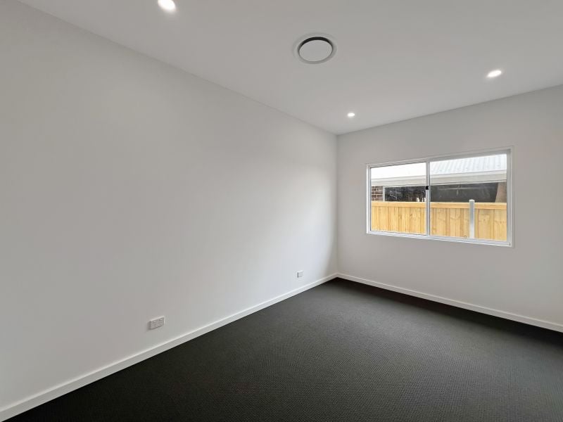 Modern Family Living in a Peaceful Menangle Pocket