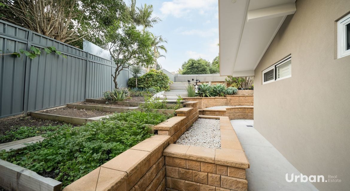 Ambarvale 8 Sikes Place