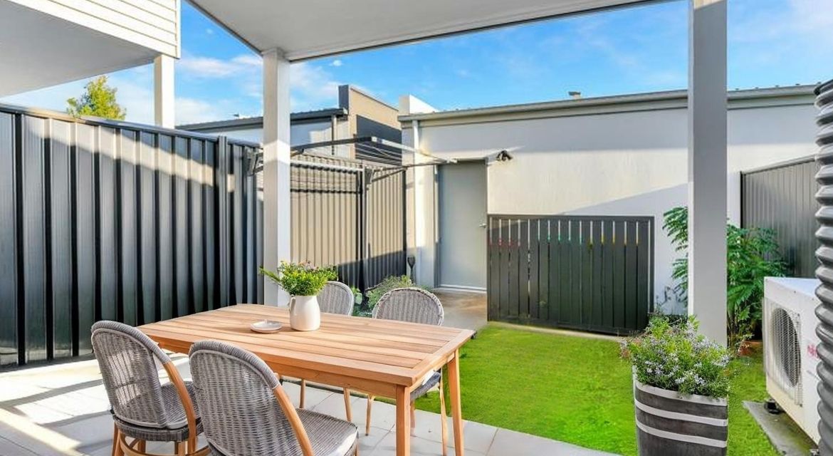 Denham Court 11 Milkmaids Lane