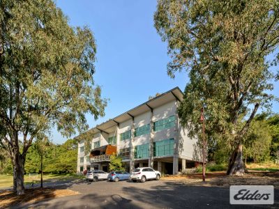 FITTED OFFICE WITH GREAT NATURAL LIGHT