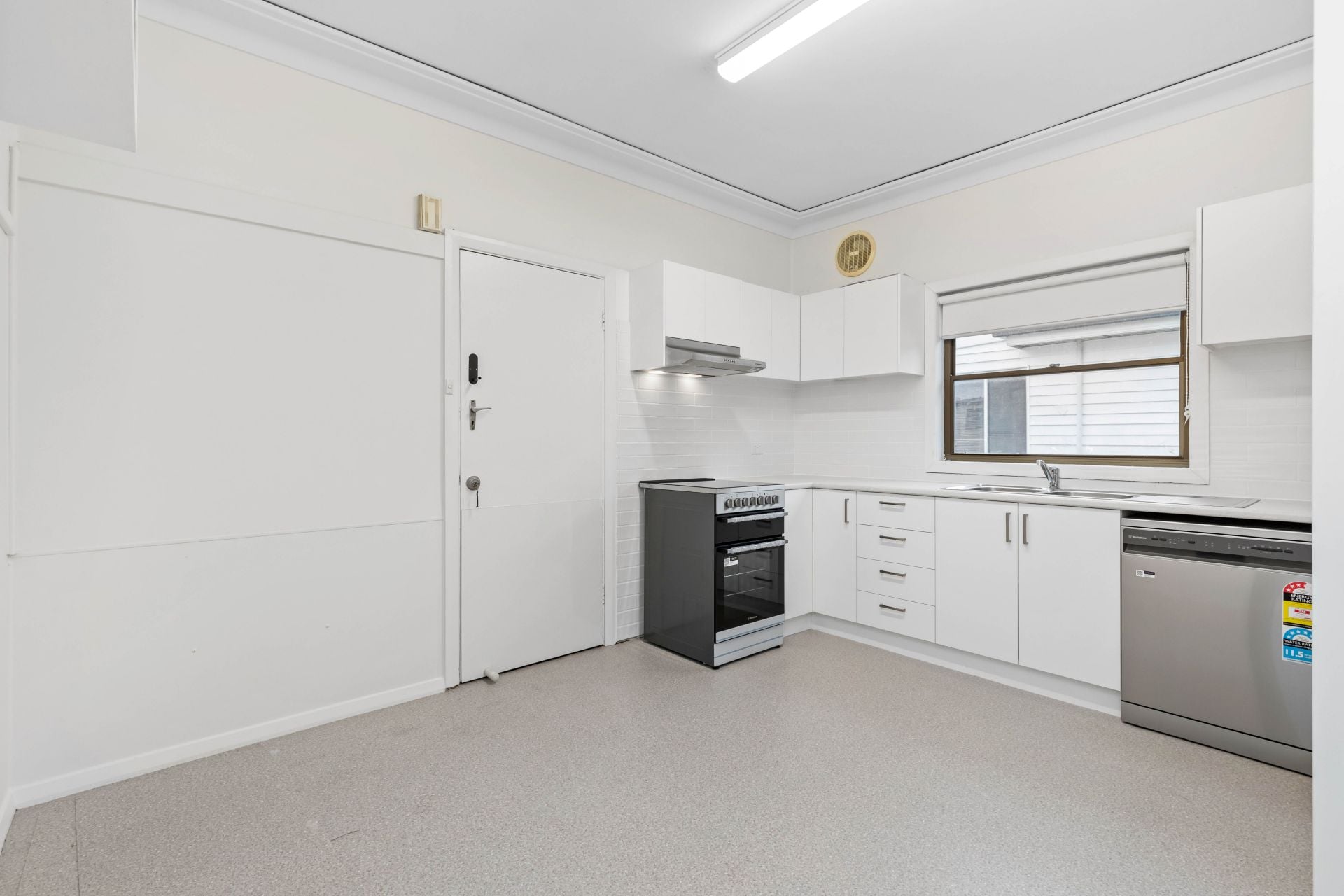 16 Boyd Street, Swansea NSW, Swansea - Thumbnail 8