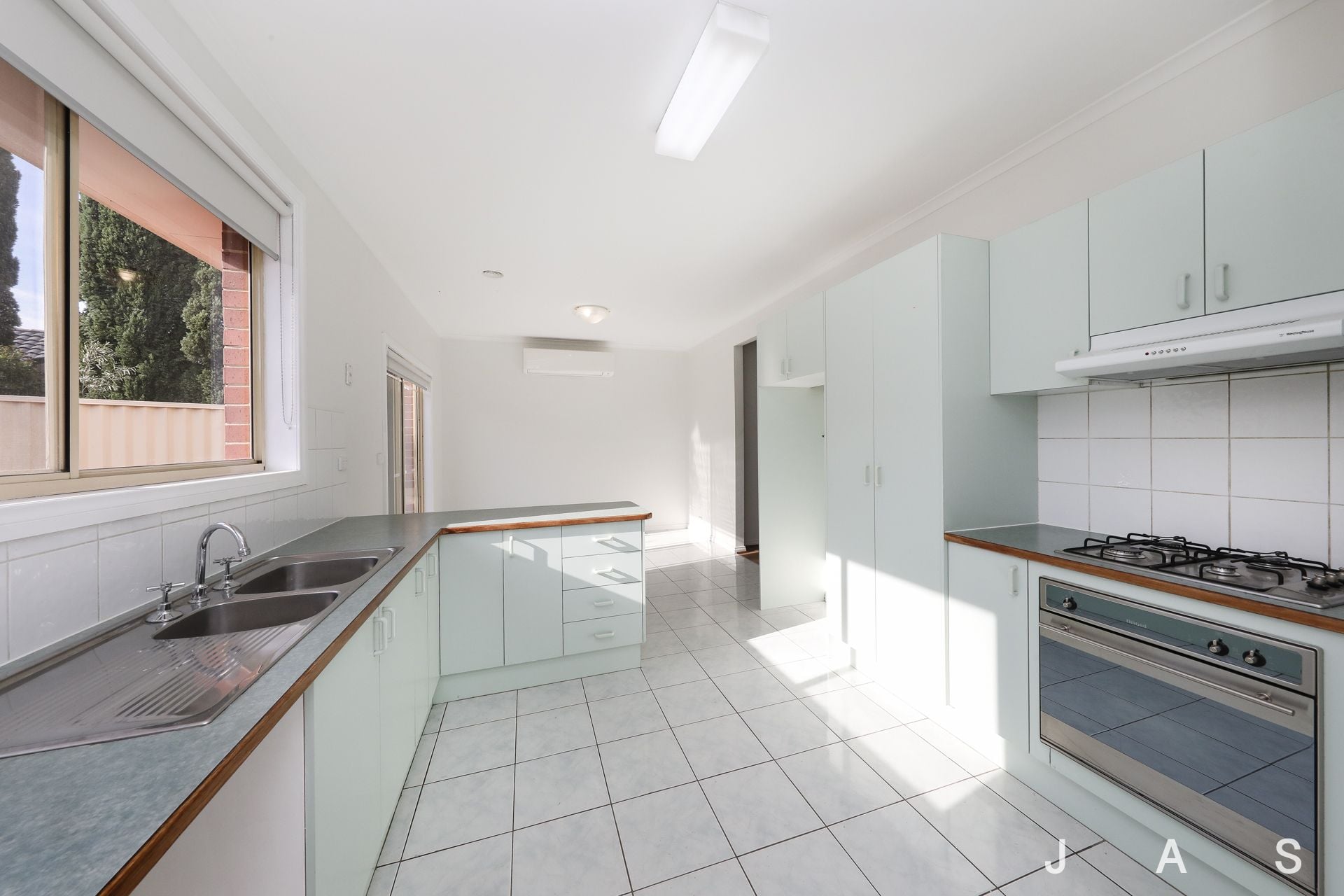 3/14 Chaumont Drive Avondale Heights VIC, Avondale Heights - Thumbnail 5
