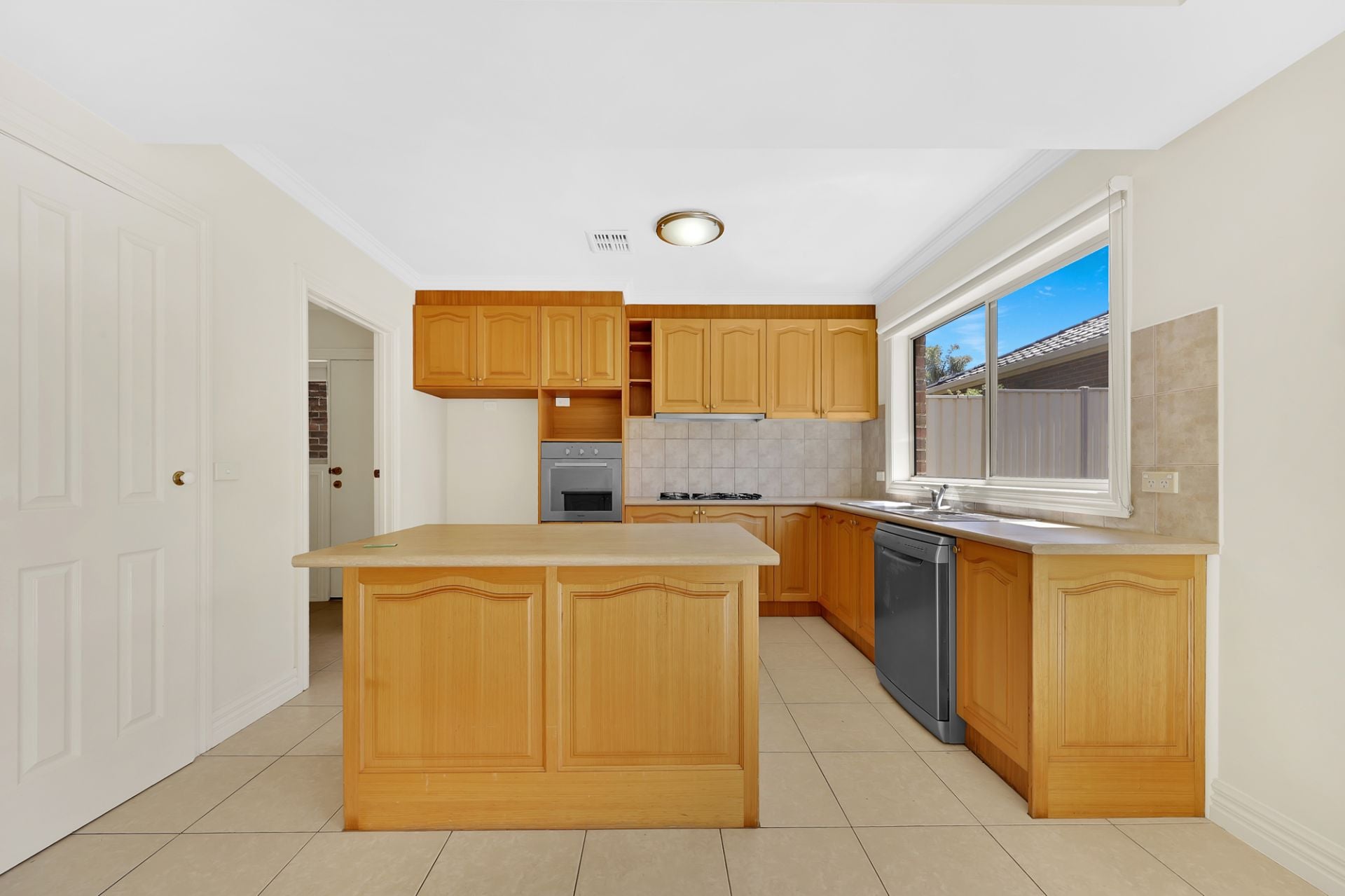 PRESTIGEOUS RIVERGUM ESTATE!