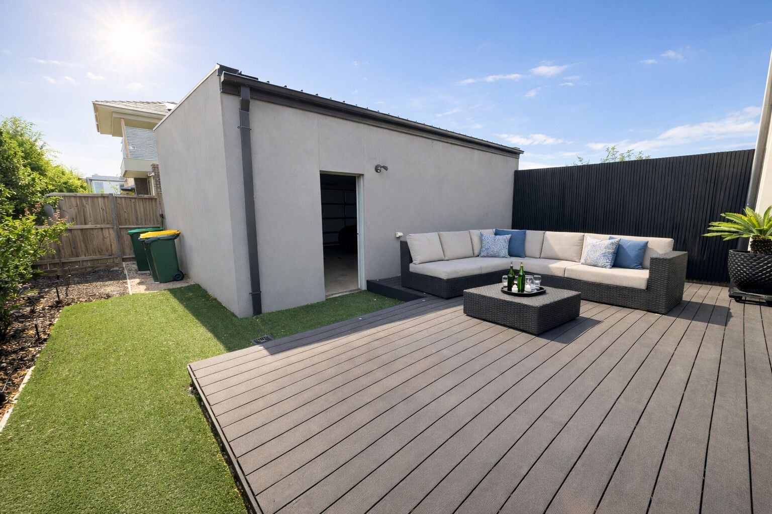 LUXURY LIVING
