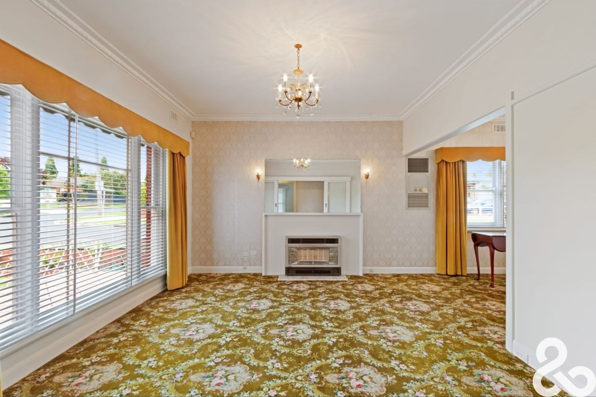Original Gem with Separate Studio or Office space!