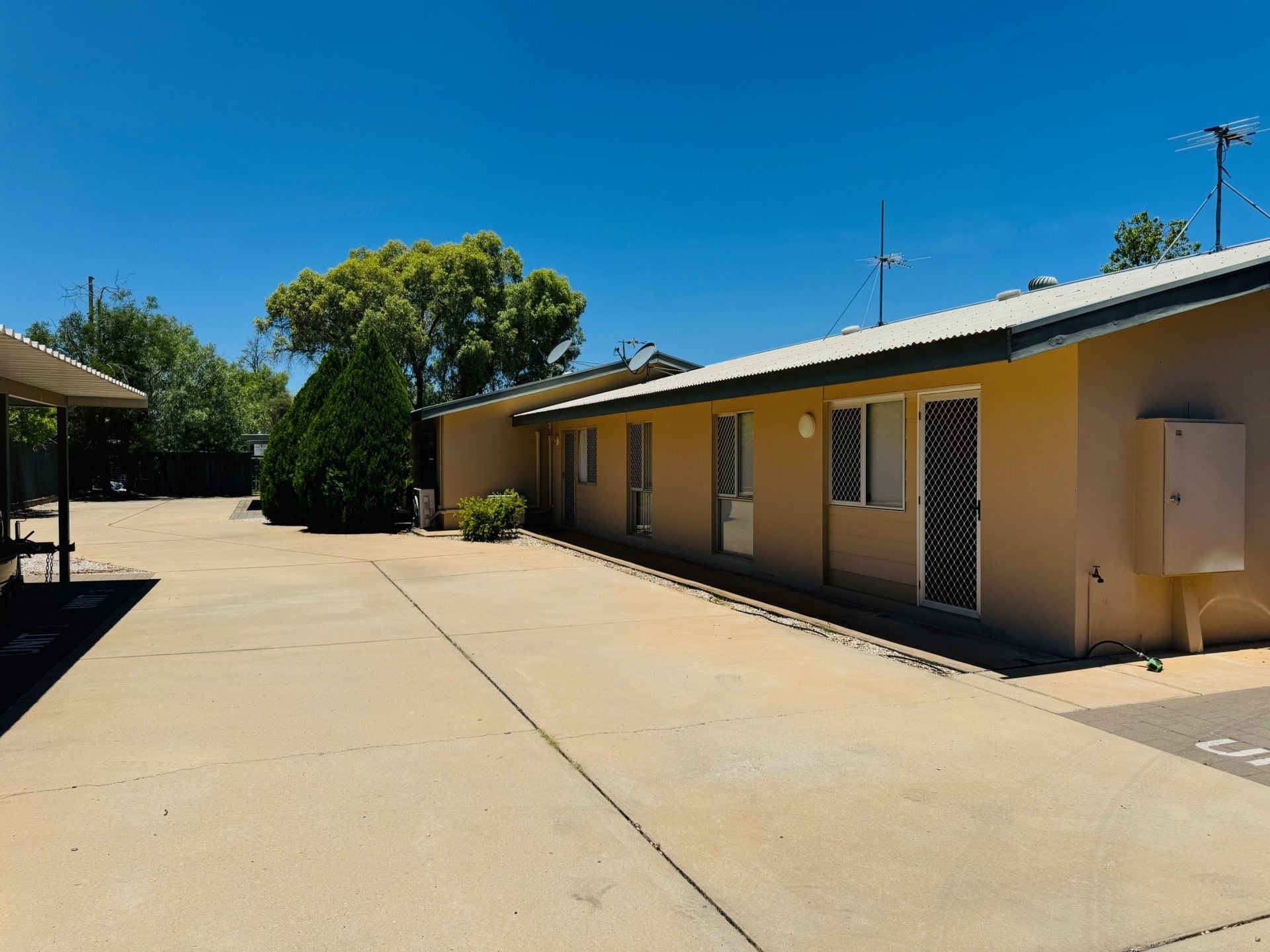 4/36 Chewings Street East Side NT, East Side - Thumbnail 2