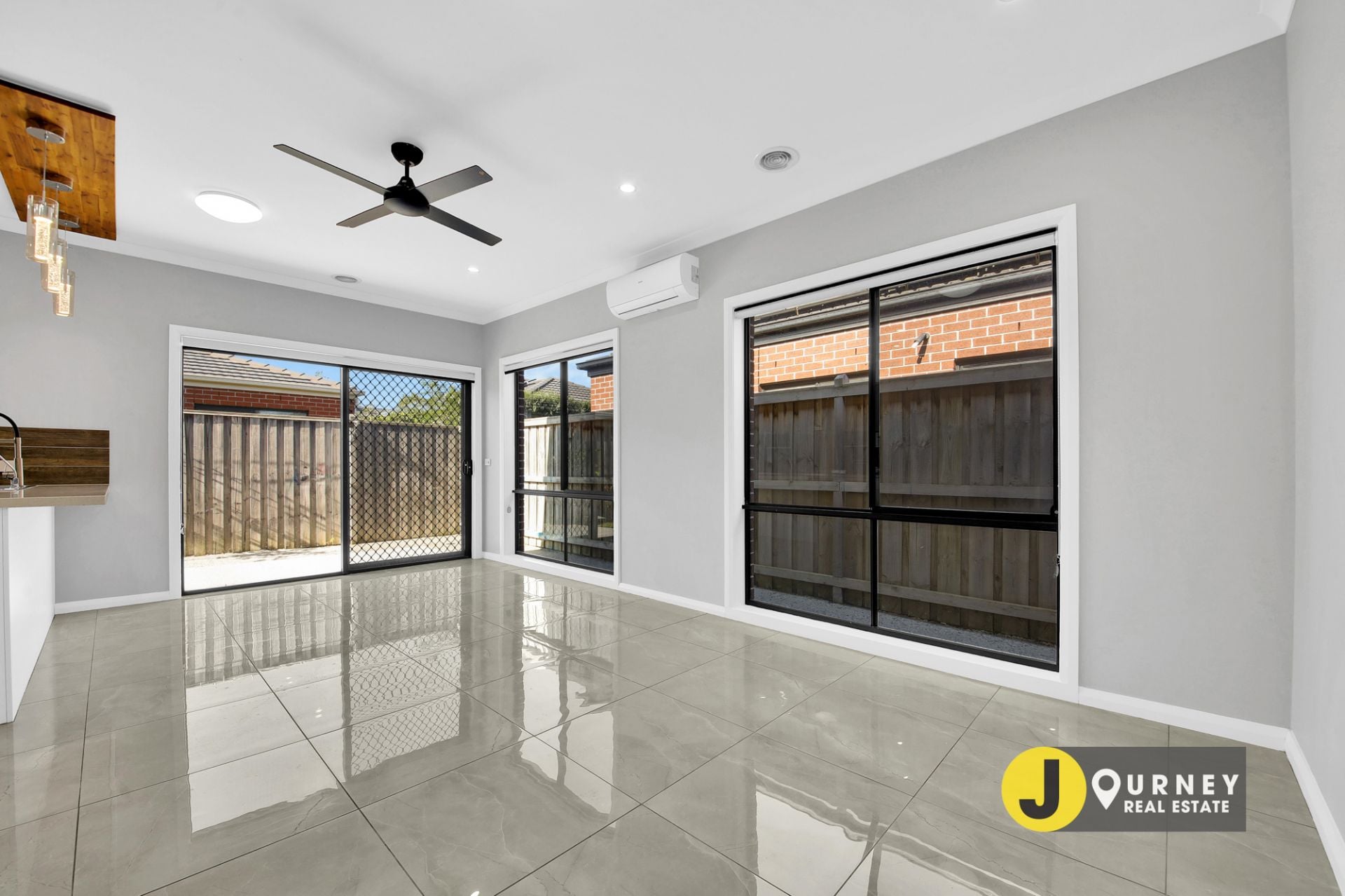 7 Jackwood Drive, Clyde North VIC, Clyde North - Thumbnail 7