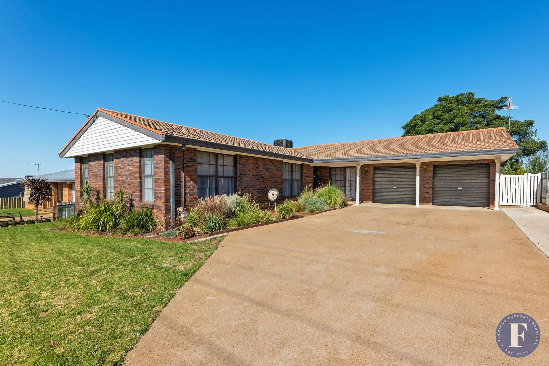 76 Fontenoy Street, Young NSW, Young - Thumbnail 2