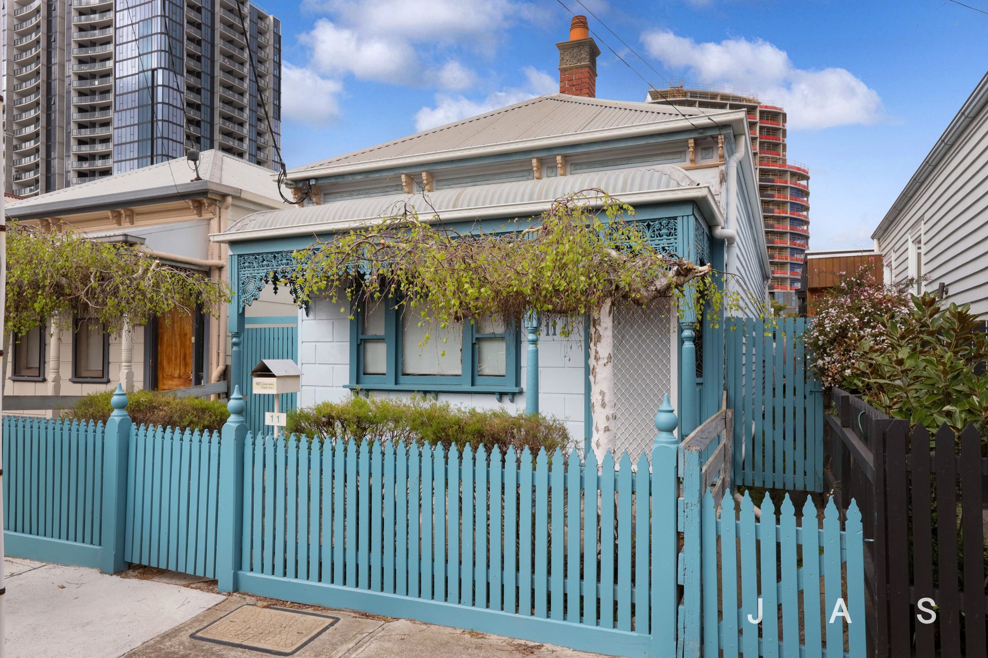 11 Donald Street Footscray VIC, Footscray - Thumbnail 2