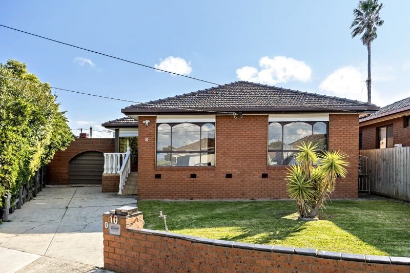 10 Brigette Court, Lalor