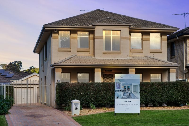 Spacious Family Living with Home Office Flexibility and Alfresco Appeal