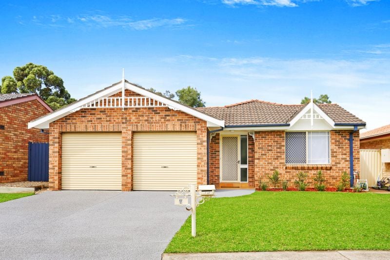 7 Burdekin Court WATTLE GROVE 2173