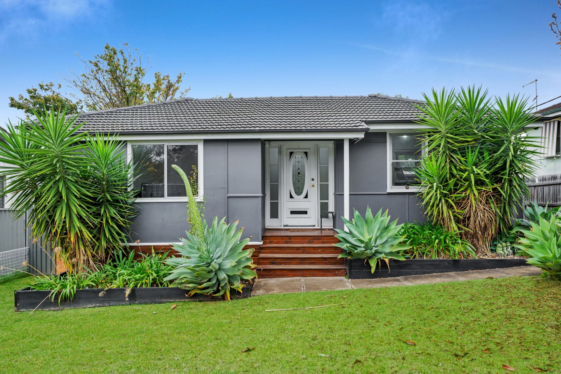5 Dan Street, Campbelltown, Campbelltown - Image 1