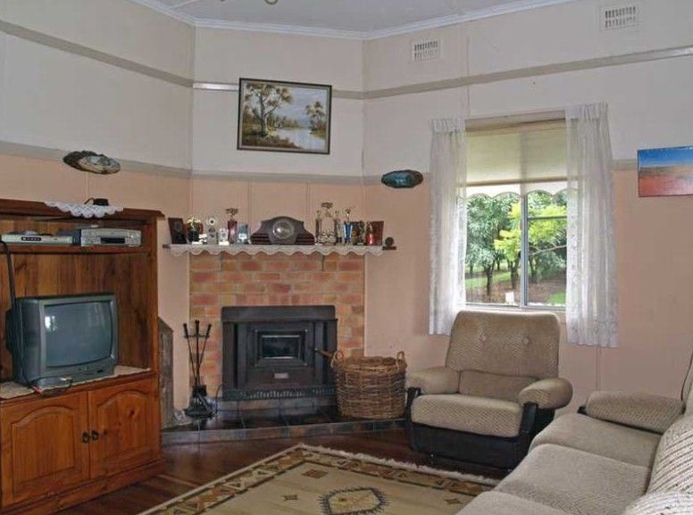 3 Bedroom, 1 Bathroom tranquil home in Belmore River, Belmore River - Thumbnail 3