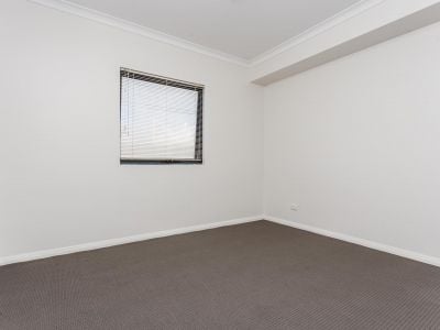 13/2 Stockton Bend, Cockburn Central