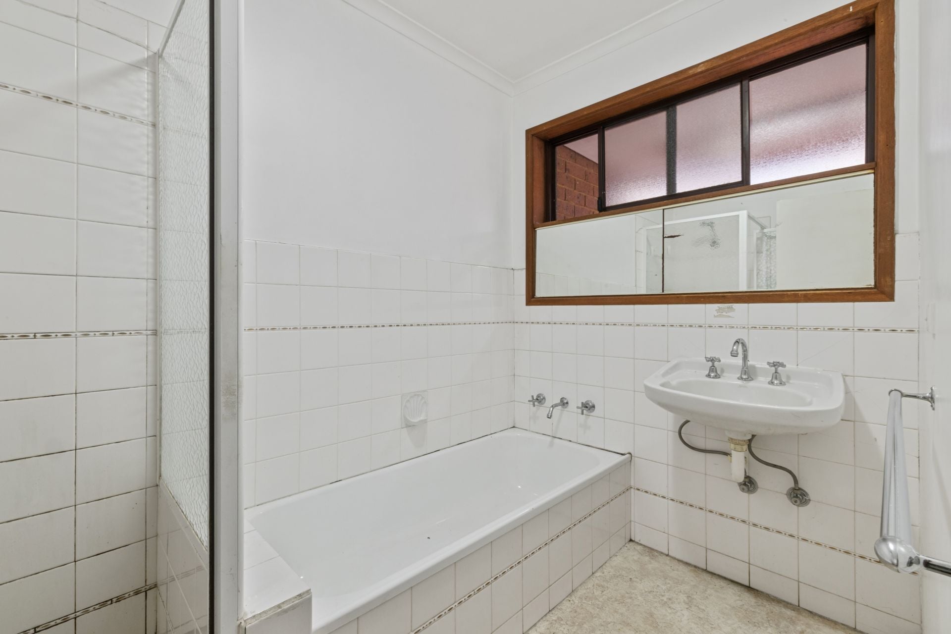 Stylish Single Level Living In A Prime Reservoir Location