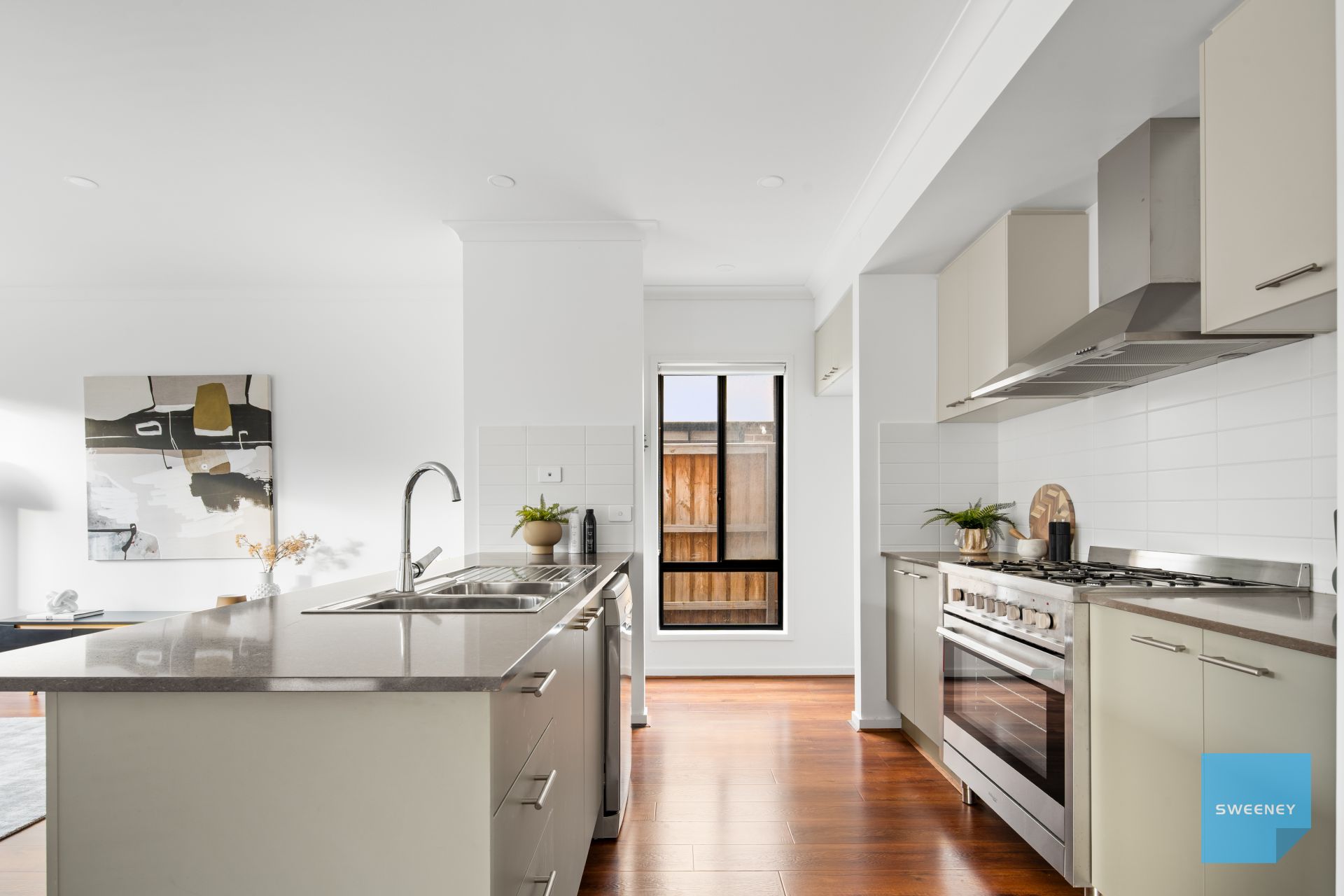 13 Torrita Street, Fraser Rise - Thumbnail 3