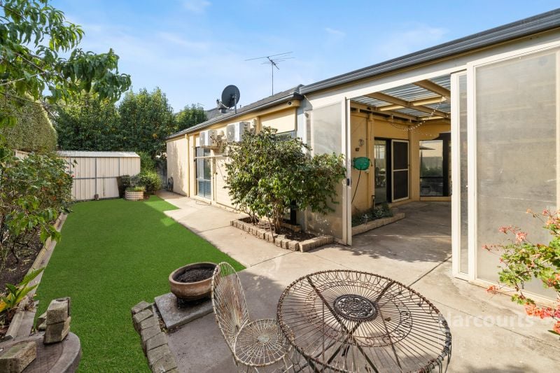11 Hepburn Way, Caroline Springs