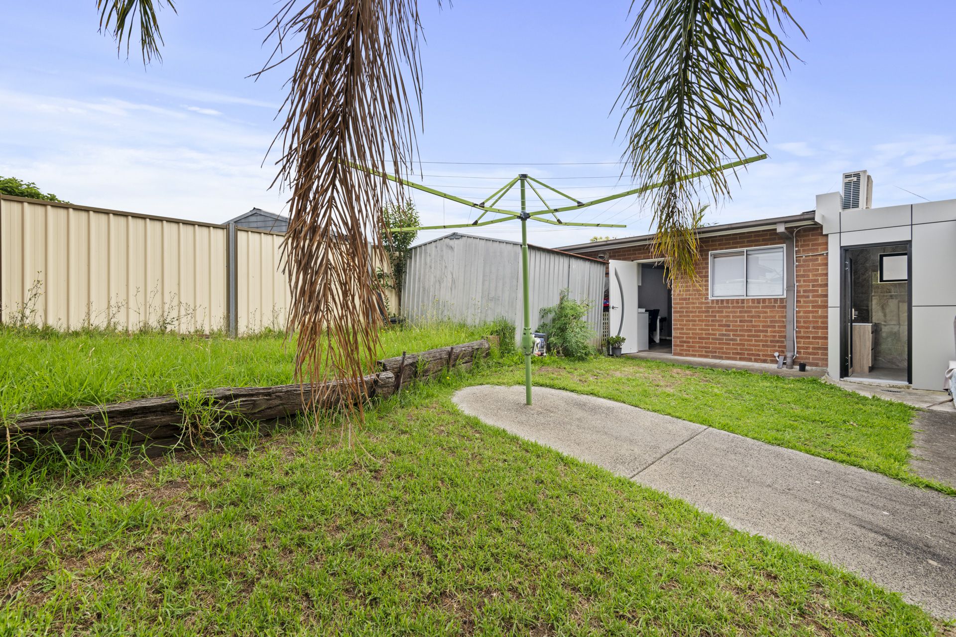 SURPRISE PACKAGE – 3 BEDROOMS, 3 BATHROOMS