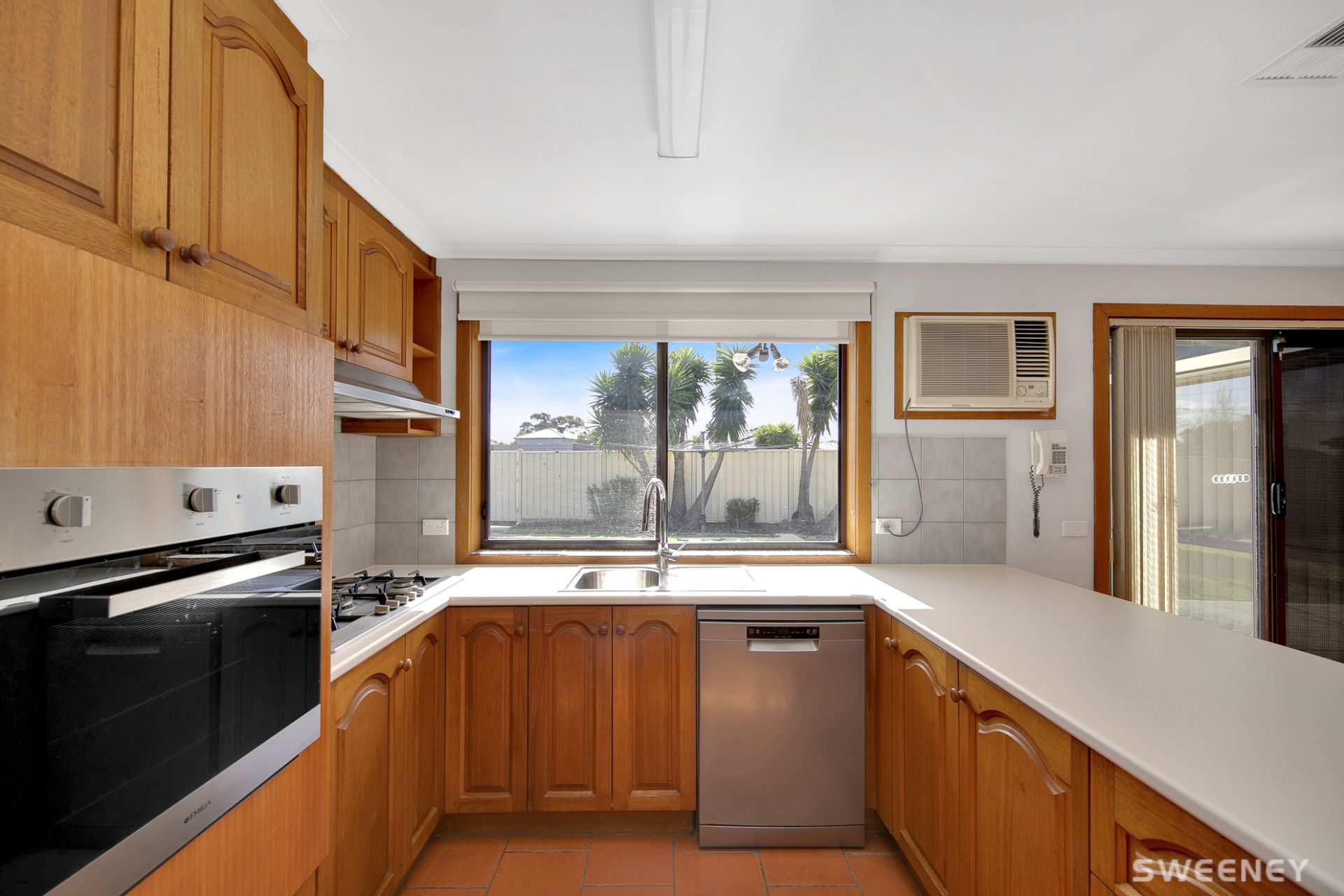 14 Sturrock Court, Altona Meadows - Thumbnail 5
