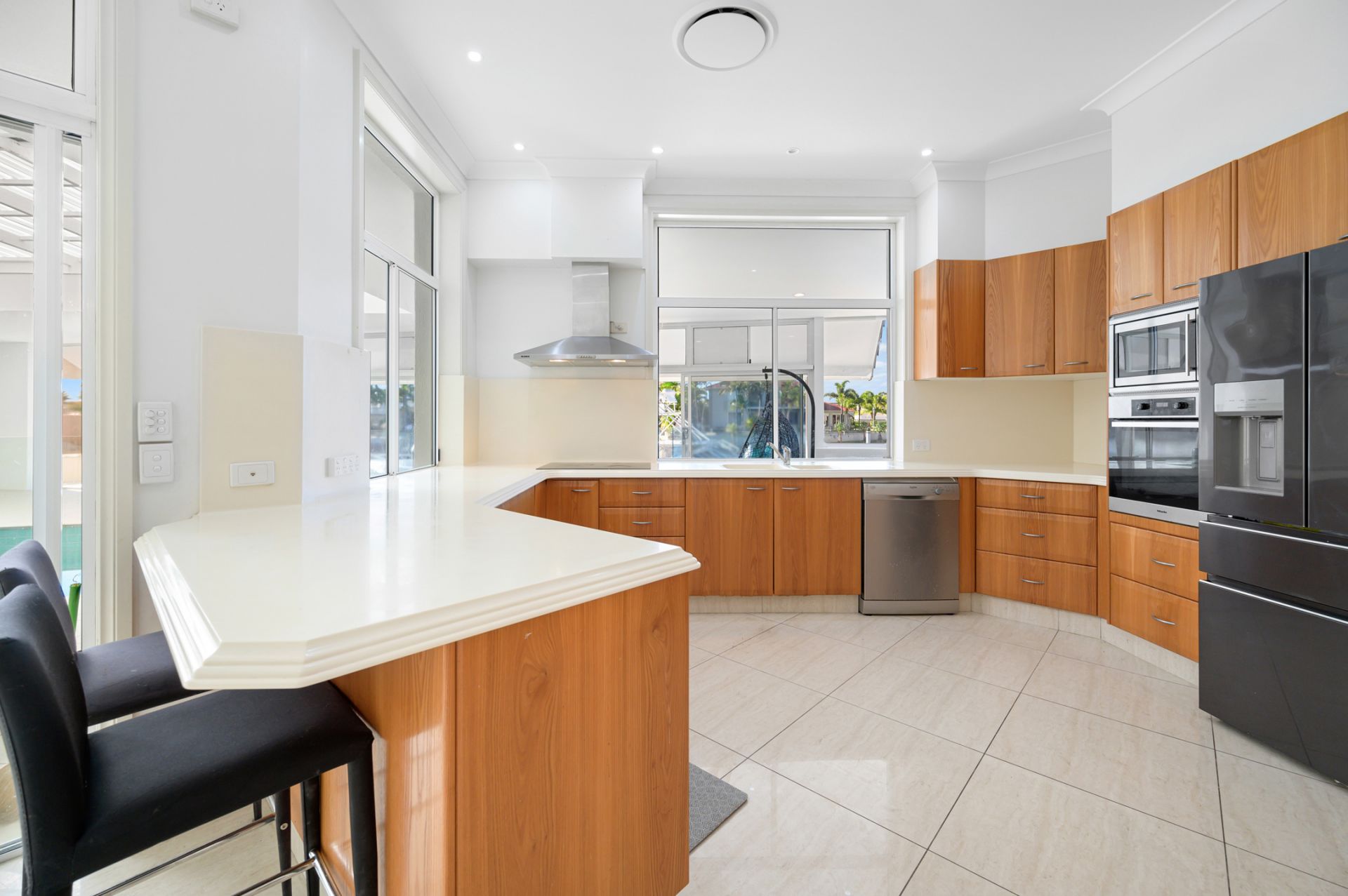 15 Excalibur Court, Sovereign Islands - Thumbnail 8