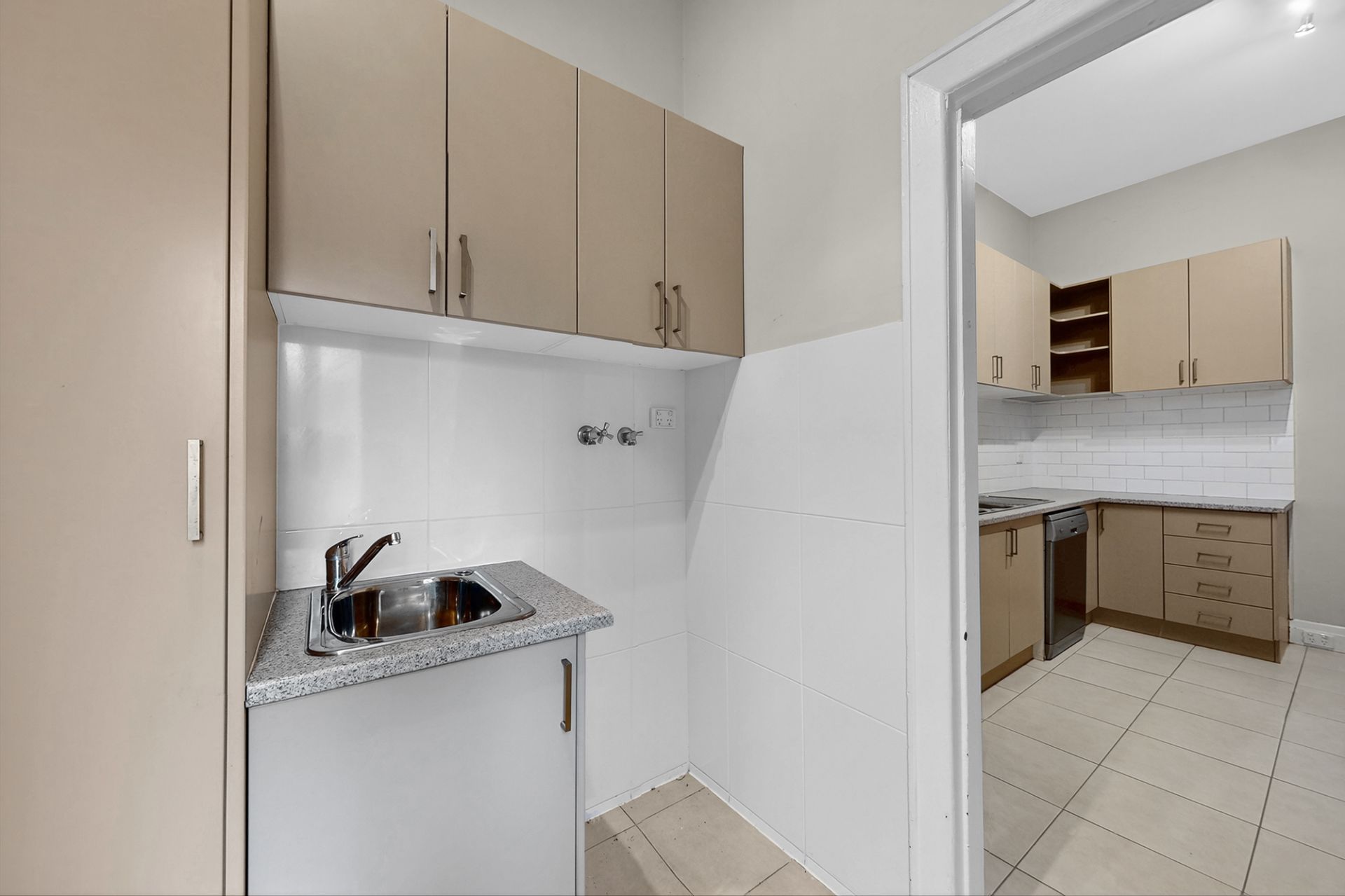 27 Norwood Road, Caulfield North - Thumbnail 8