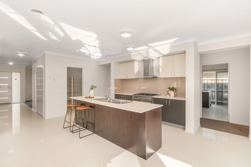 15 Currumbin Road, Doreen